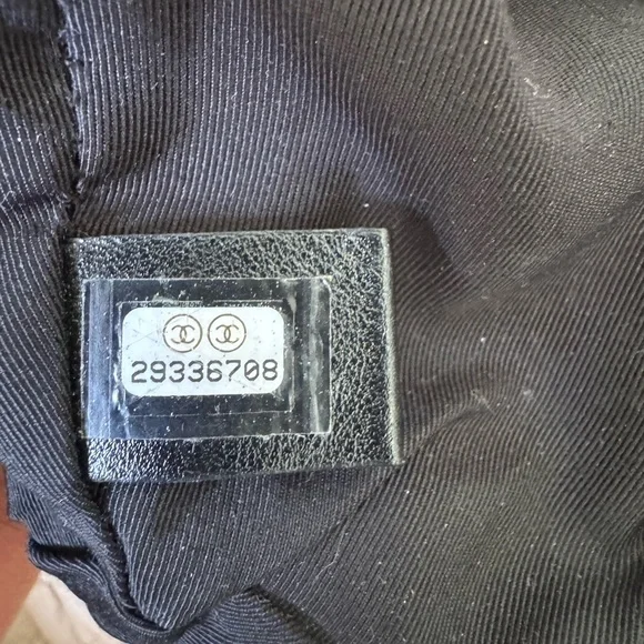 Chanel CC Chain Dweller Drawstring Bucket Bag Quilted Lambskin small Black - Picture 12 of 14